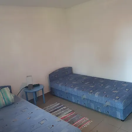 Bacshegyi Vendeghaz 2 *